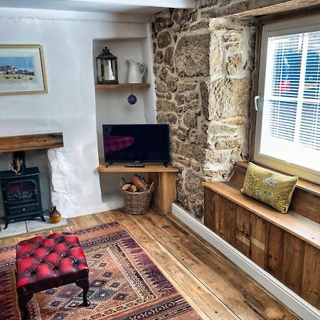 קמבורן Knocker Cottage Is A 3 Bedroom Made Up Of 1 Double Bedroom And 2 Small Double Bedrooms In Small Village 10 Min To Beaches מראה חיצוני תמונה