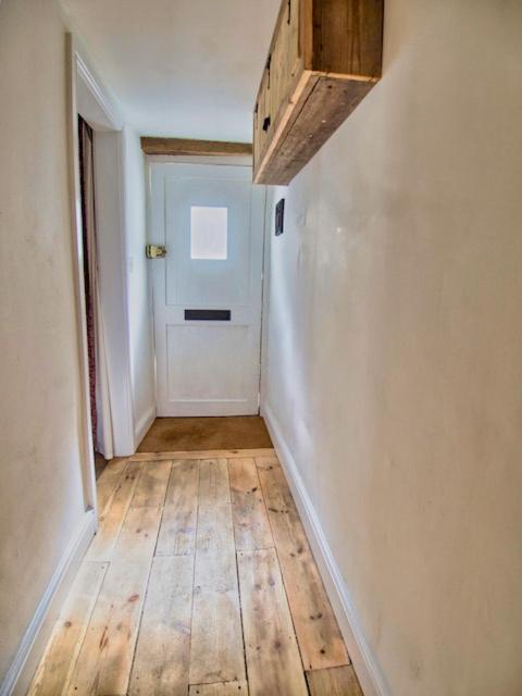 קמבורן Knocker Cottage Is A 3 Bedroom Made Up Of 1 Double Bedroom And 2 Small Double Bedrooms In Small Village 10 Min To Beaches מראה חיצוני תמונה