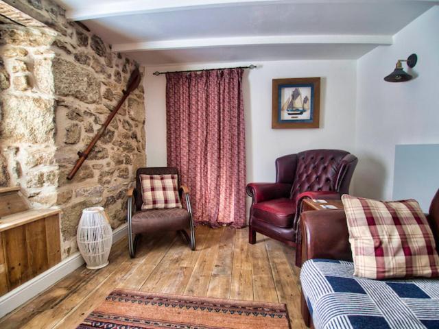 קמבורן Knocker Cottage Is A 3 Bedroom Made Up Of 1 Double Bedroom And 2 Small Double Bedrooms In Small Village 10 Min To Beaches מראה חיצוני תמונה