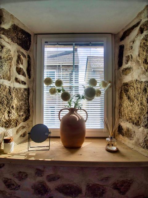 קמבורן Knocker Cottage Is A 3 Bedroom Made Up Of 1 Double Bedroom And 2 Small Double Bedrooms In Small Village 10 Min To Beaches מראה חיצוני תמונה