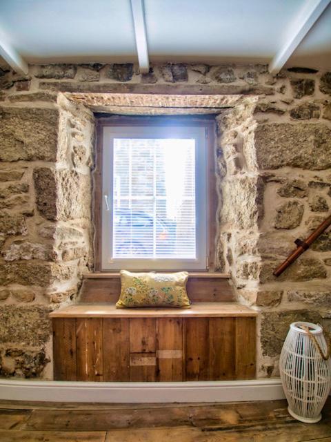 קמבורן Knocker Cottage Is A 3 Bedroom Made Up Of 1 Double Bedroom And 2 Small Double Bedrooms In Small Village 10 Min To Beaches מראה חיצוני תמונה