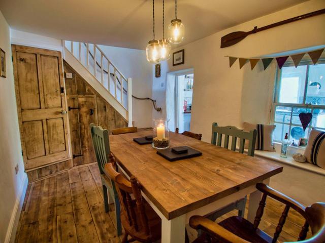 קמבורן Knocker Cottage Is A 3 Bedroom Made Up Of 1 Double Bedroom And 2 Small Double Bedrooms In Small Village 10 Min To Beaches מראה חיצוני תמונה