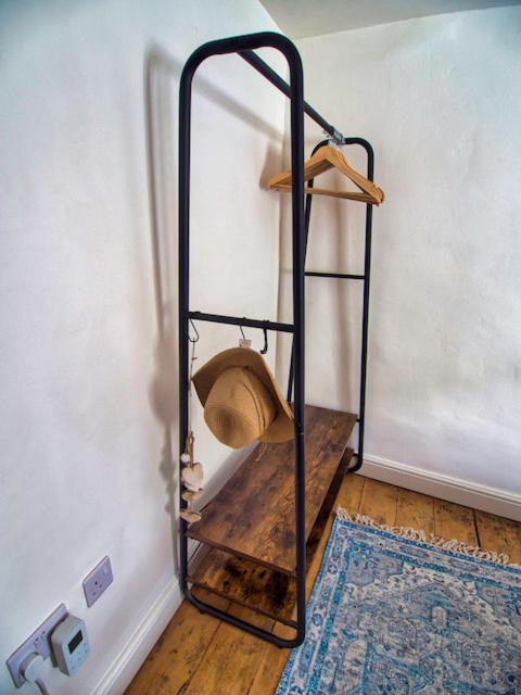 קמבורן Knocker Cottage Is A 3 Bedroom Made Up Of 1 Double Bedroom And 2 Small Double Bedrooms In Small Village 10 Min To Beaches מראה חיצוני תמונה