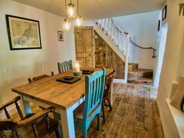 קמבורן Knocker Cottage Is A 3 Bedroom Made Up Of 1 Double Bedroom And 2 Small Double Bedrooms In Small Village 10 Min To Beaches מראה חיצוני תמונה