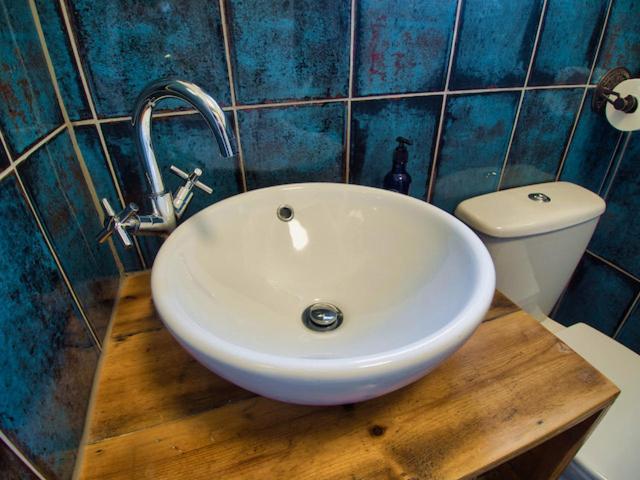 קמבורן Knocker Cottage Is A 3 Bedroom Made Up Of 1 Double Bedroom And 2 Small Double Bedrooms In Small Village 10 Min To Beaches מראה חיצוני תמונה