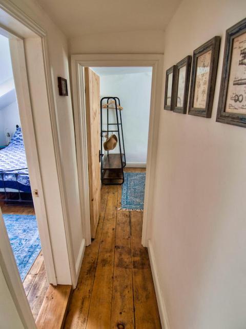 קמבורן Knocker Cottage Is A 3 Bedroom Made Up Of 1 Double Bedroom And 2 Small Double Bedrooms In Small Village 10 Min To Beaches מראה חיצוני תמונה